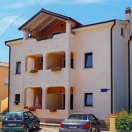 Apartments Porec פורץ