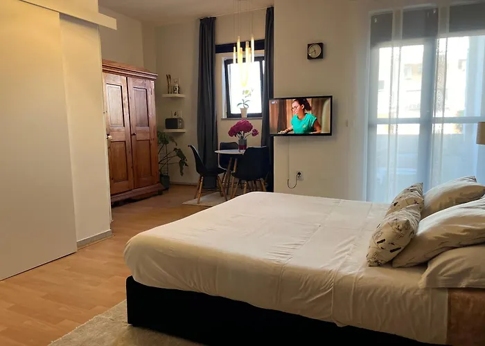Apartments Porec アパート ポレッチ