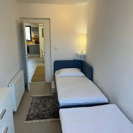 Apartments Porec شقة *