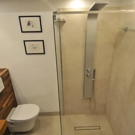 Apartments Porec شقة