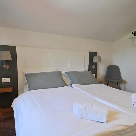 Apartments Porec פורץ